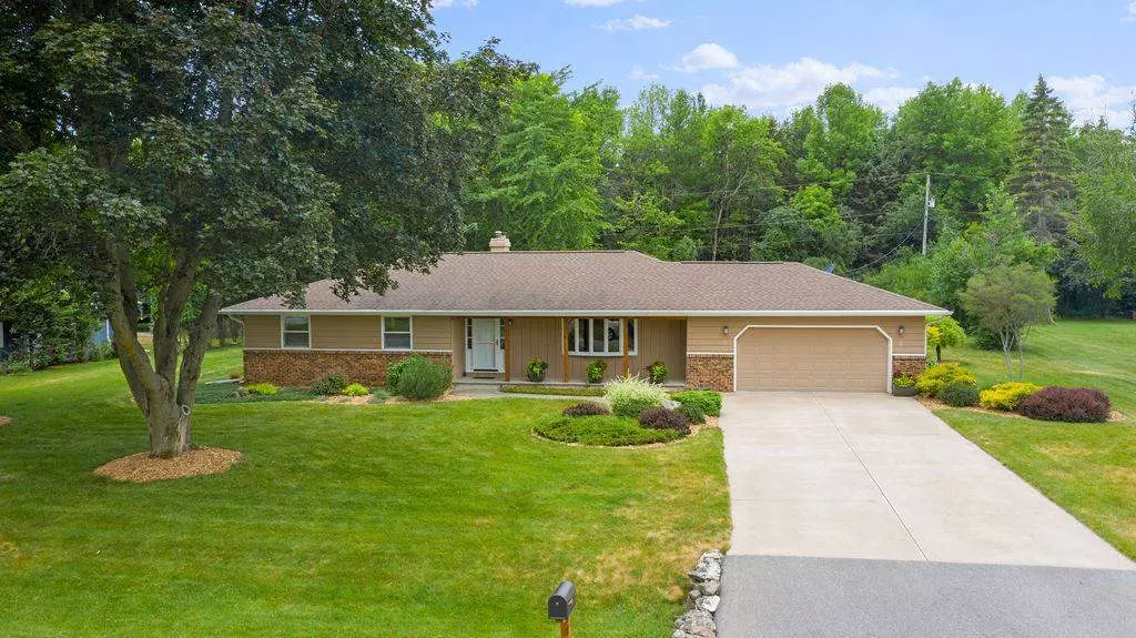 776 HARVARD DR, Neenah, WI 54956