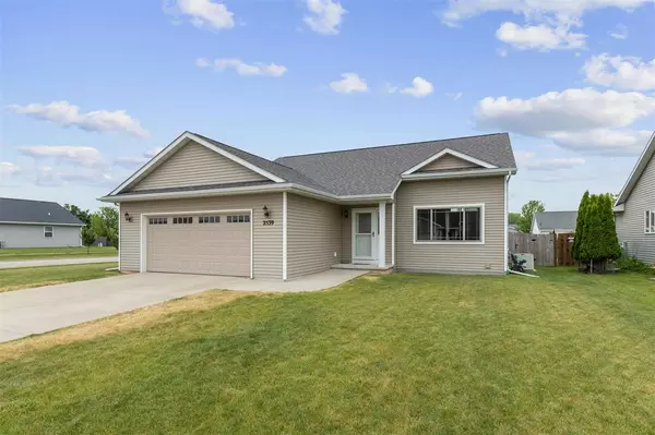 2539 GRASSY LN, Neenah, WI 54956
