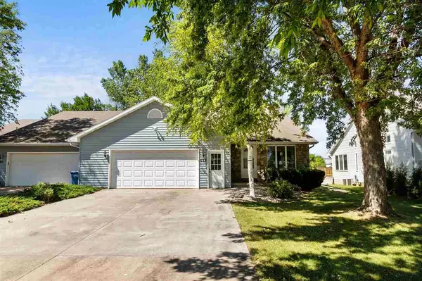 Neenah, WI 54956,638 MILLBROOK DR