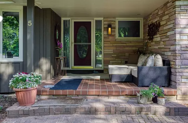 Appleton, WI 54915-2853,5 BRIARCLIFF CT