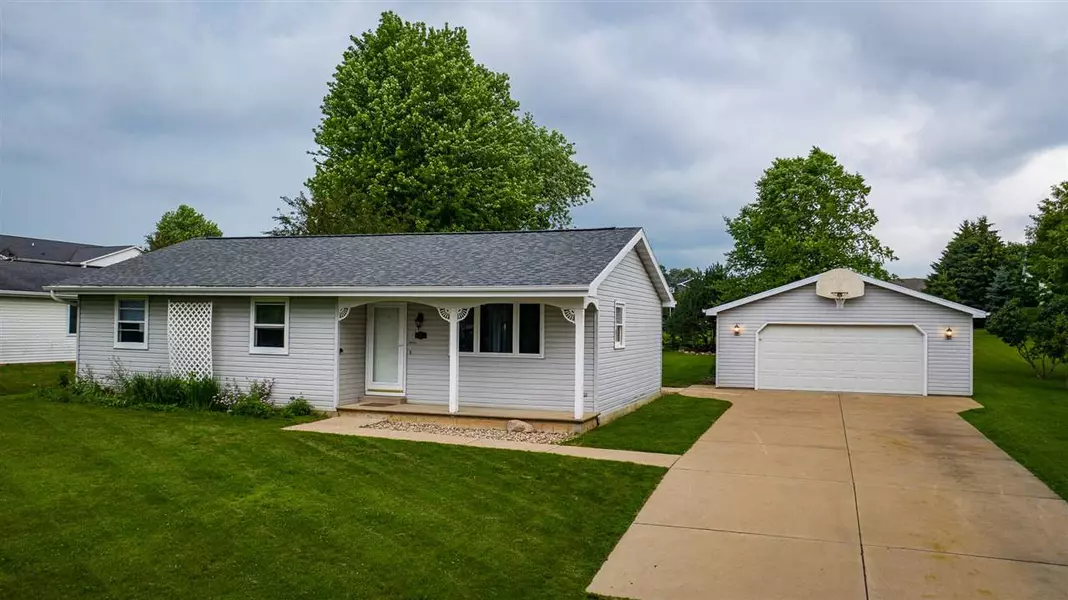 653 S MILL ST, Hortonville, WI 54944