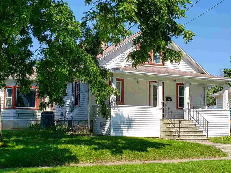 206 WEBSTER ST, Neenah, WI 54956