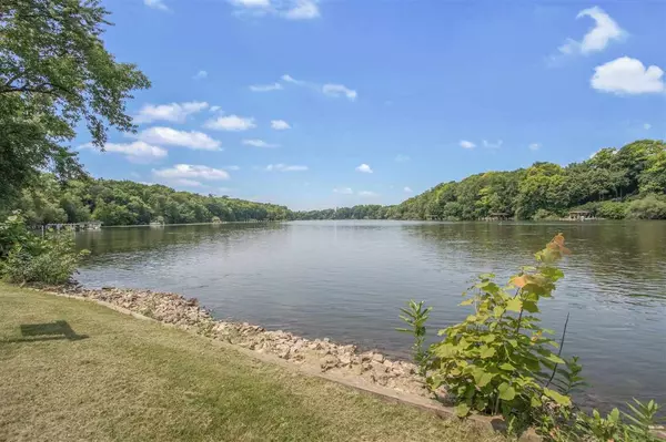 Appleton, WI 54915,1343 PALISADES DR