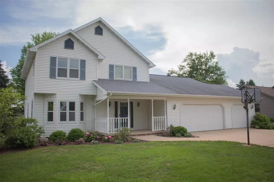 1170 FARM RIDGE LN, Neenah, WI 54956-4463