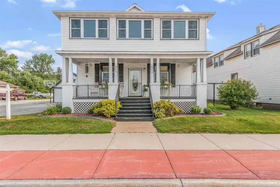 213 W PULASKI ST, Pulaski, WI 54162