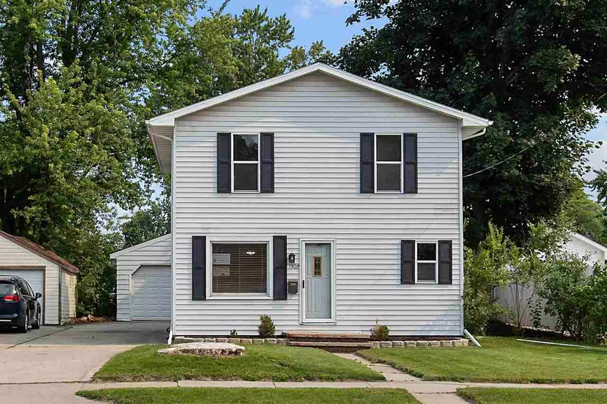 Appleton, WI 54915-2336,1302 E FREMONT ST
