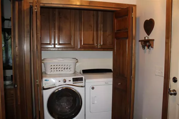 Pulaski, WI 54162,1476 STABLE LN