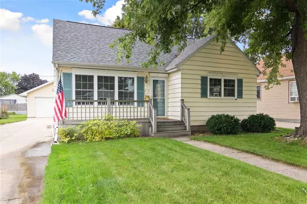 618 WILSON ST, Neenah, WI 54956