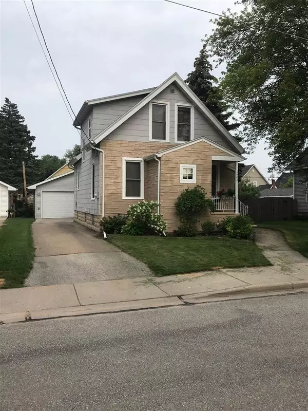 1402 N CLARK ST, Appleton, WI 54911