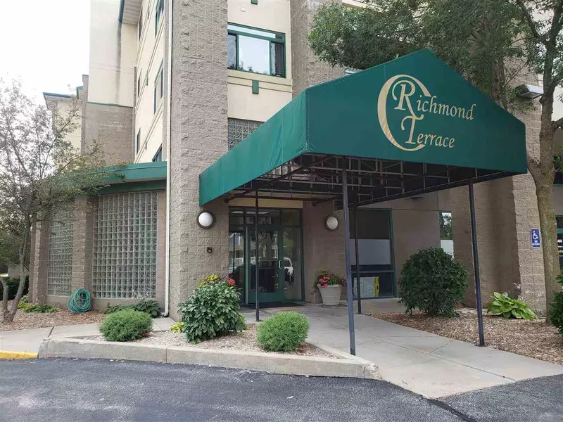 400 N RICHMOND ST #442, Appleton, WI 54911