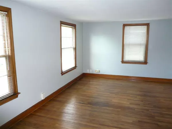 Neenah, WI 54956,132 EDNA AVE