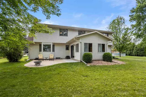 Neenah, WI 54956,1965 SHADY SPRINGS DR