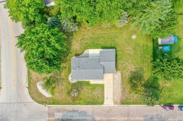 Pulaski, WI 54162-9254,633 PINE ST
