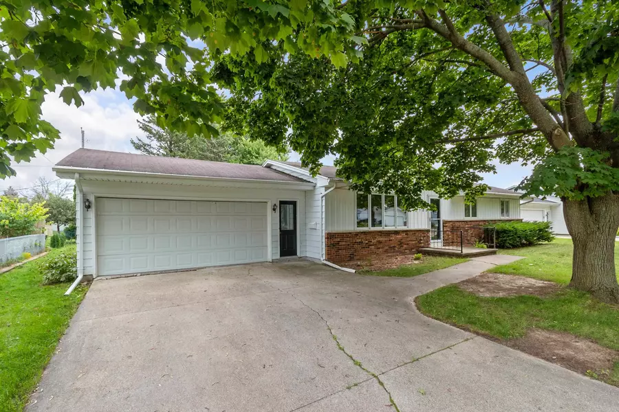 2700 N ALEXANDER ST, Appleton, WI 54911-2313