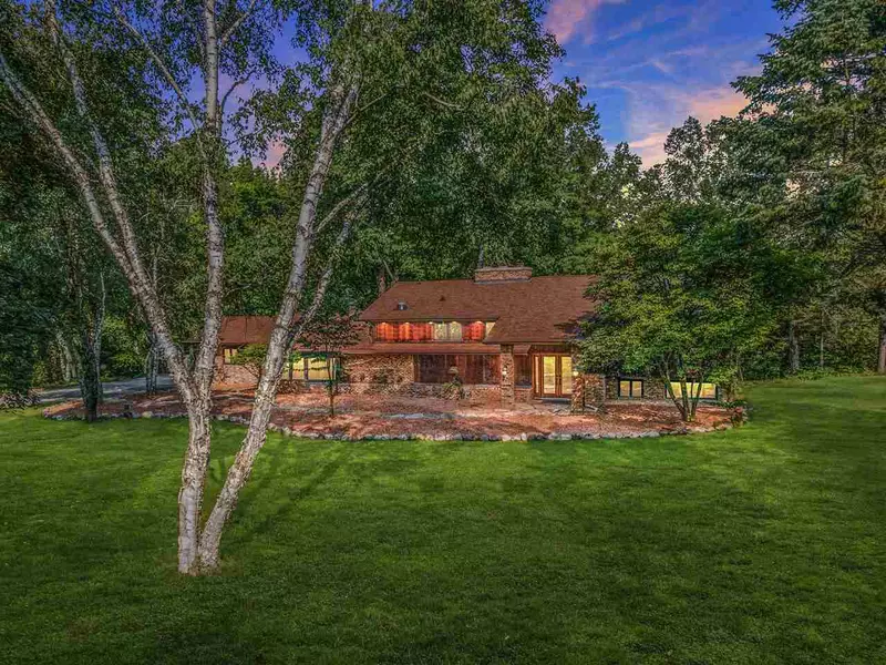1704 BRIARWOOD RD, Sheboygan, WI 53083