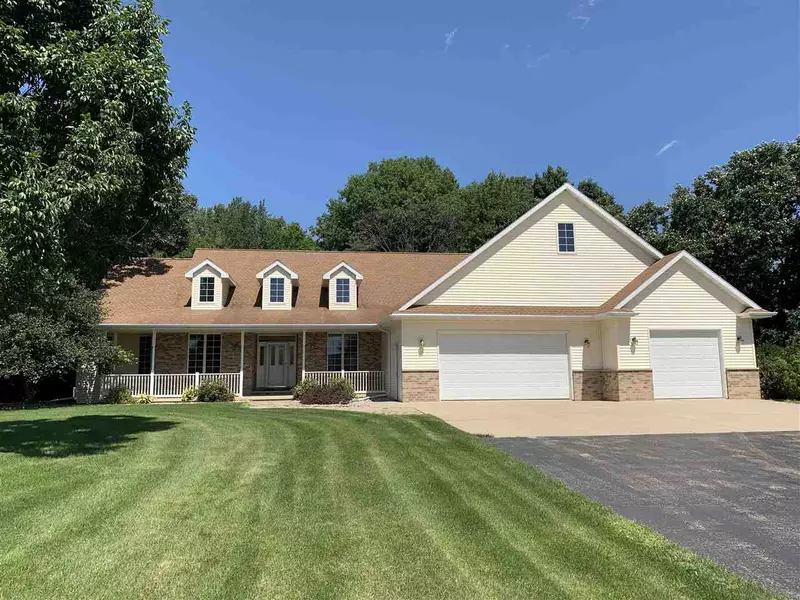 W3850 LONE OAK DR, Appleton, WI 54913-8704