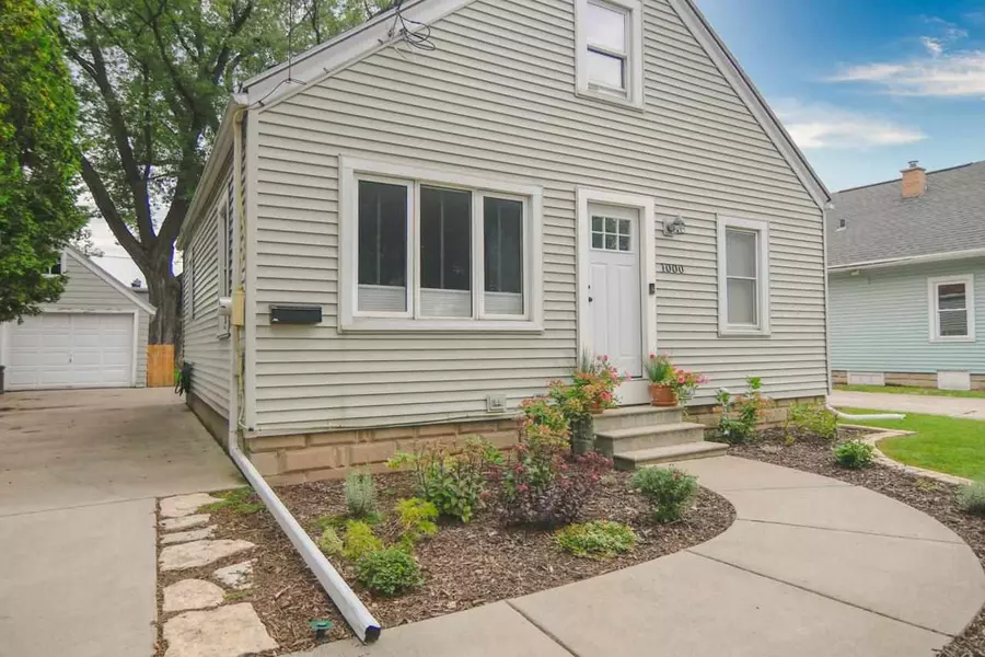 1000 W HAWES AVE, Appleton, WI 54914