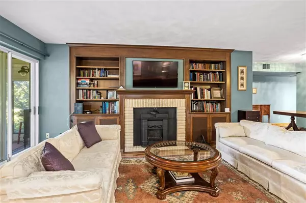 Appleton, WI 54915,1155 S ONEIDA ST