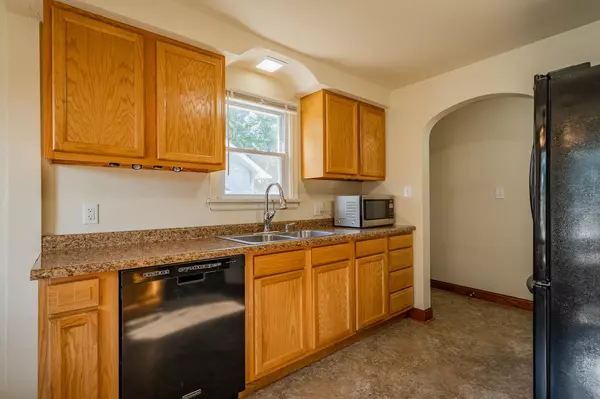 Appleton, WI 54911,1327 N GRACELAND AVE