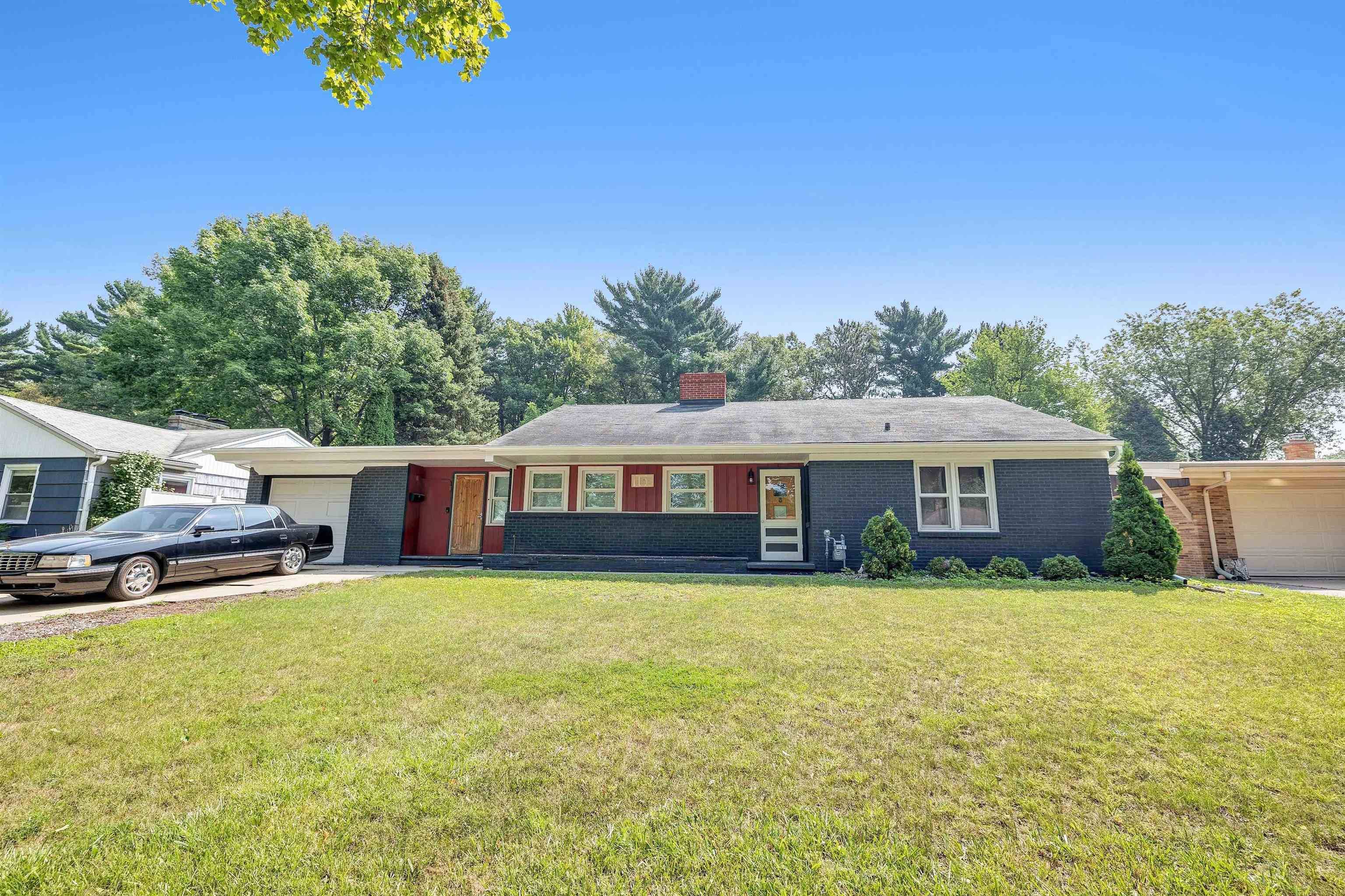1153 LOCH DR, Green Bay, WI 54304-2248