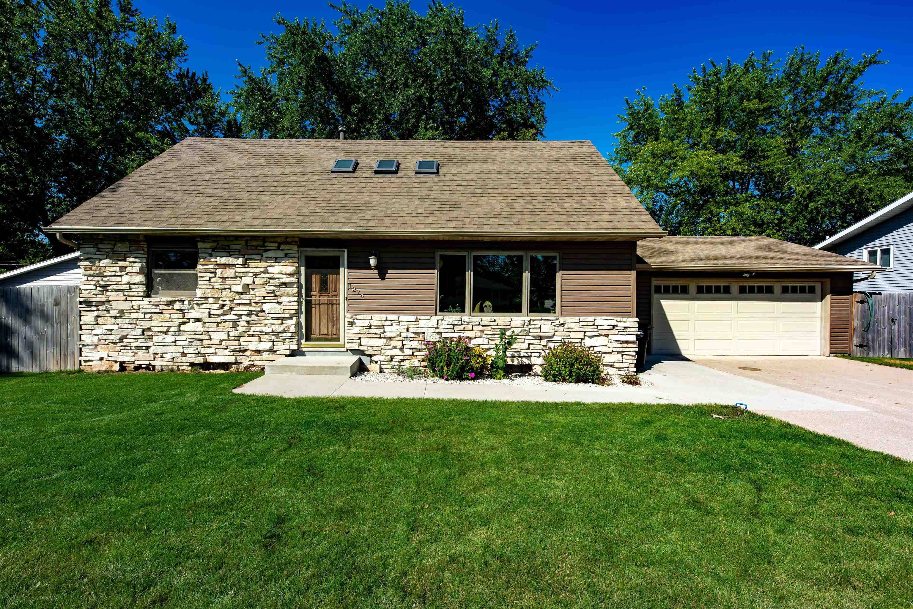 1274 STEAD DR, Menasha, WI 54952-2191