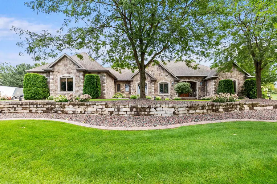 N3040 STEEPLE DR, Center, WI 54913