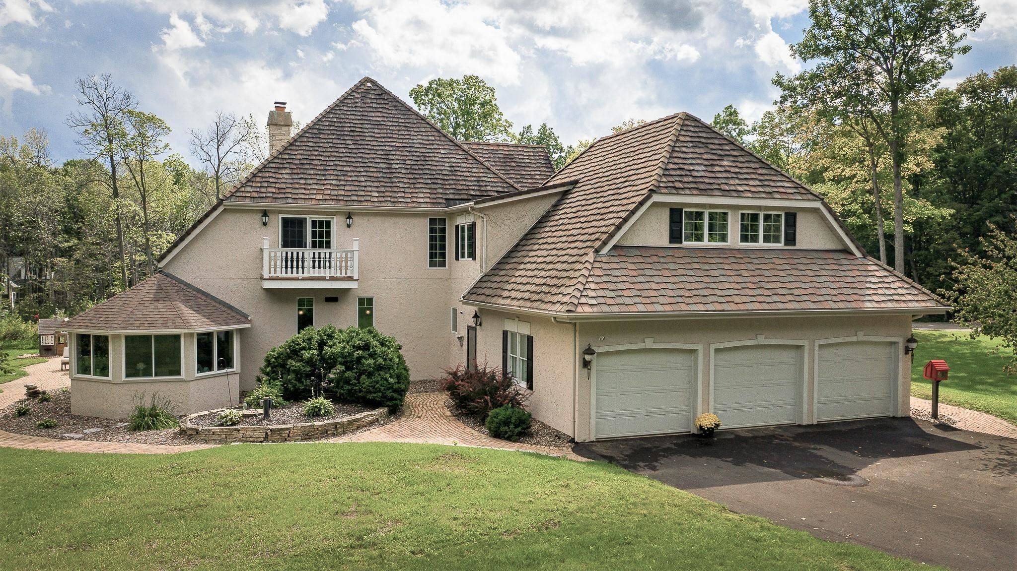 Neenah, WI 54956-9302,3030 WINDFIELD DR