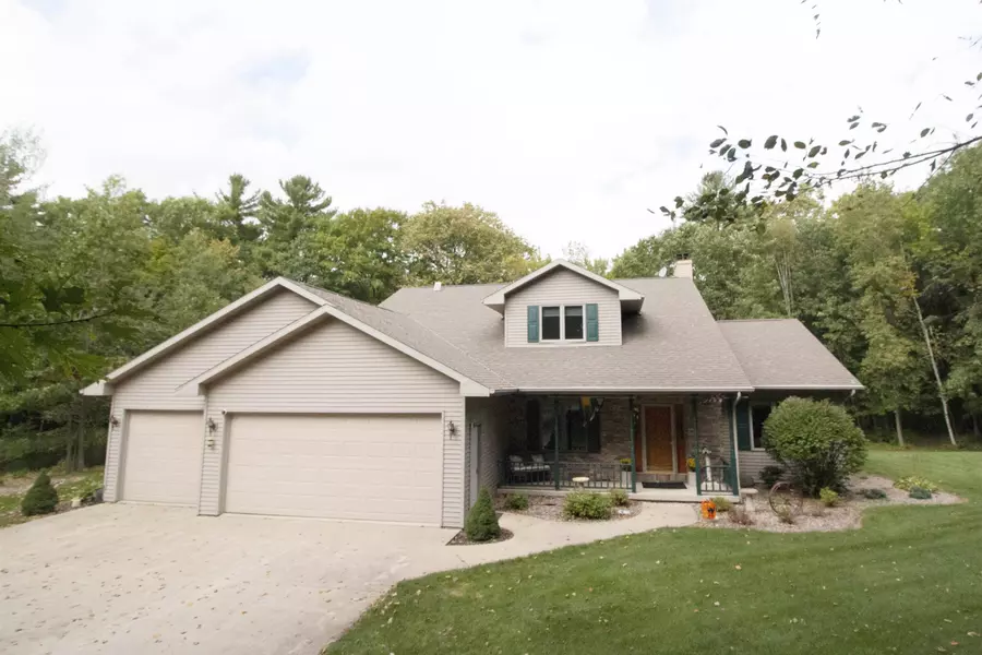 305 SCHWARTZ RD, Pulaski, WI 54162-9014