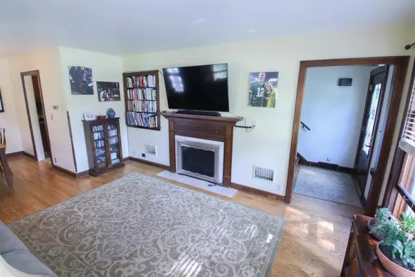 Appleton, WI 54914,826 W 3RD ST