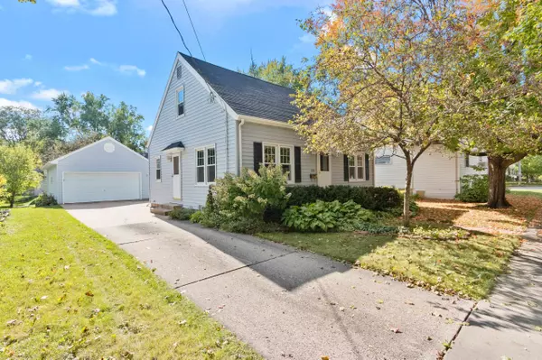 Appleton, WI 54914,1353 W LAWRENCE ST