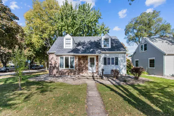 1122 E JARDIN ST, Appleton, WI 54911-5104