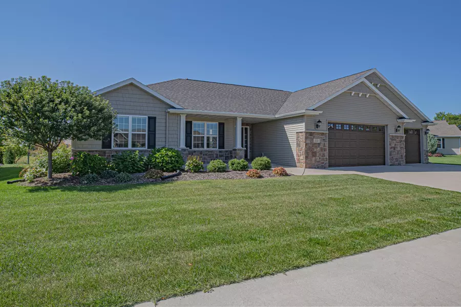 3131 E RUBYRED DR, Appleton, WI 54913-7214