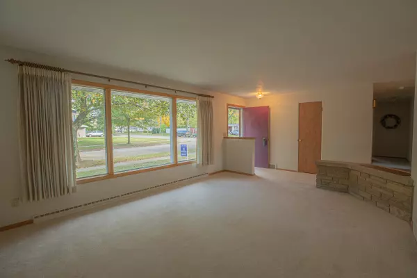 Appleton, WI 54915,2413 S HARMON ST