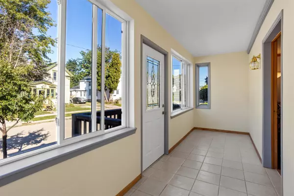 Oshkosh, WI 54901,608 CENTRAL ST