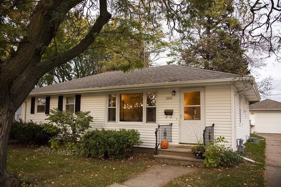 1616 EVANS ST, Oshkosh, WI 54901-3073