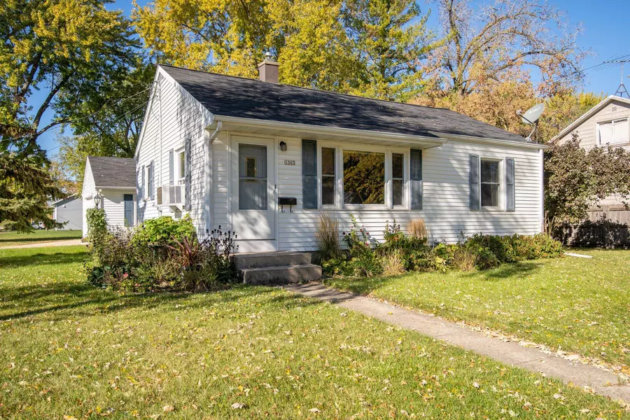 1303 GRAND ST, Oshkosh, WI 54901-3871