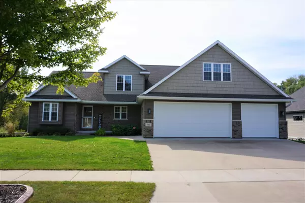 582 CORNROW LN, Combined Locks, WI 54113