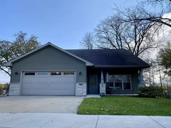 919 S SPRING ST, Beaver Dam, WI 53916-2831