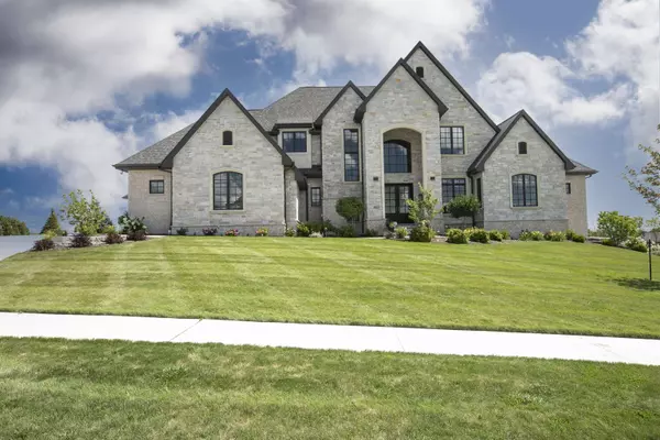 2515 E DOWNS RDG, Appleton, WI 54913