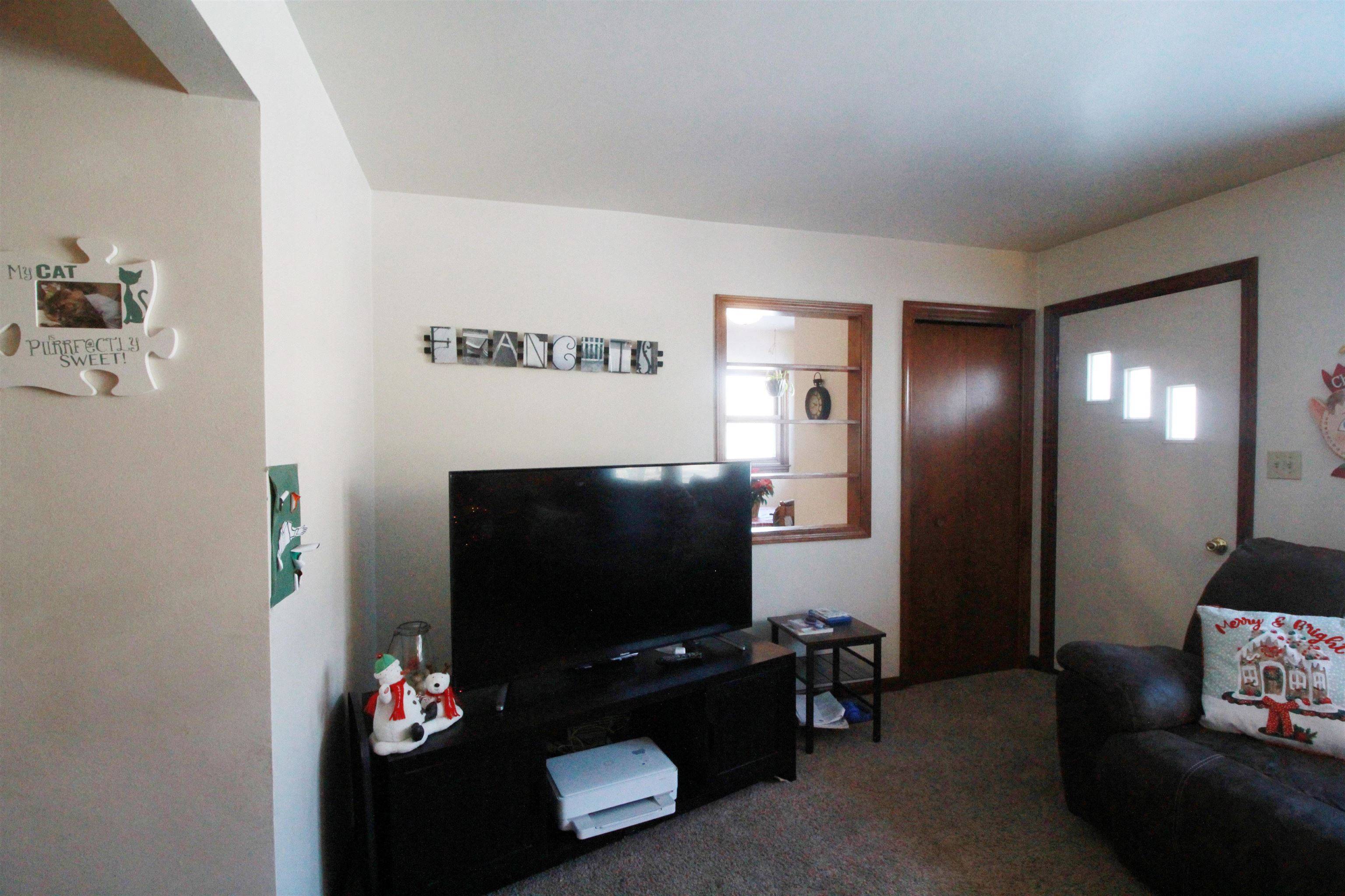Green Bay, WI 54303,957 BOND ST
