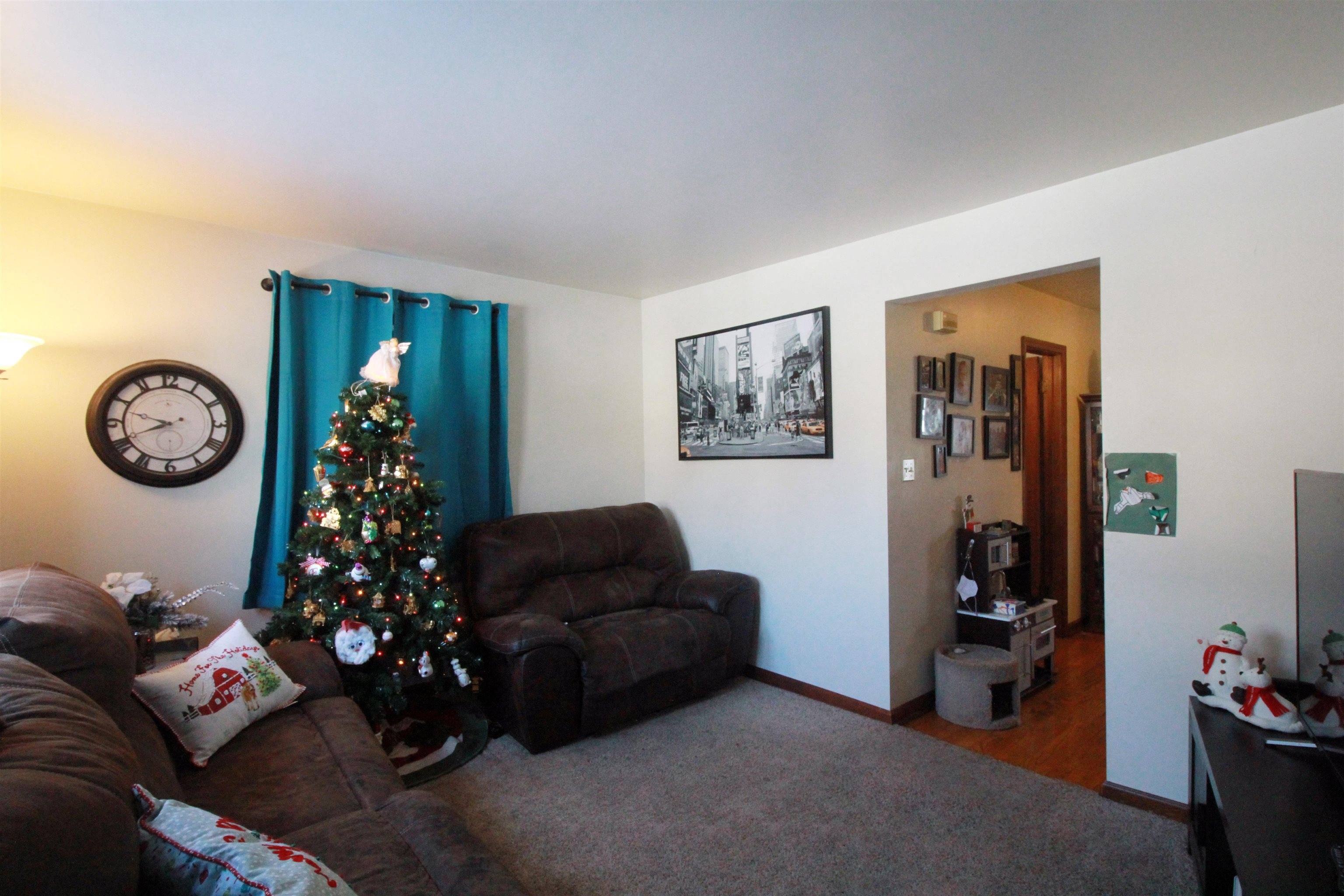 Green Bay, WI 54303,957 BOND ST