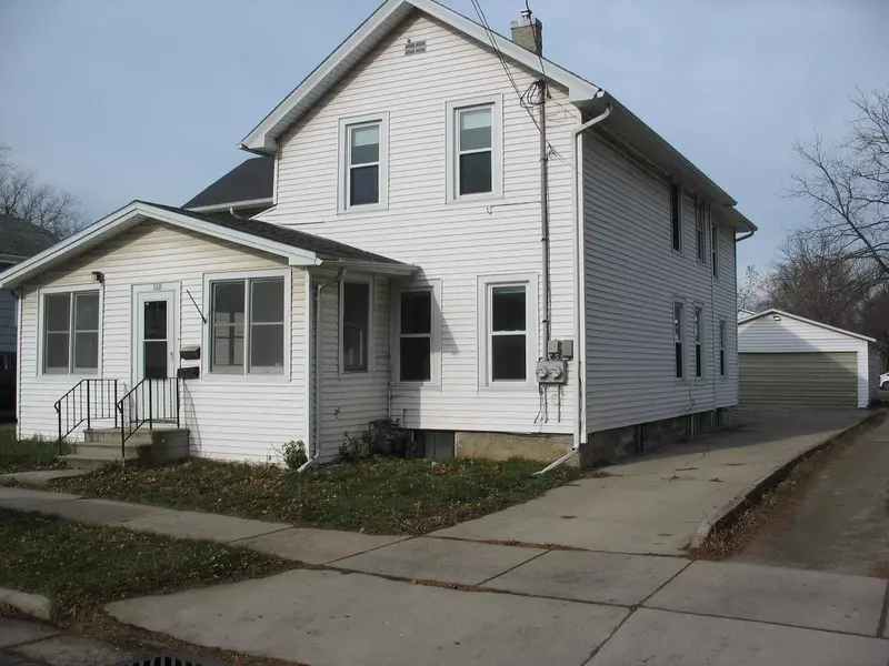 520 W LINCOLN AVE, Oshkosh, WI 54901
