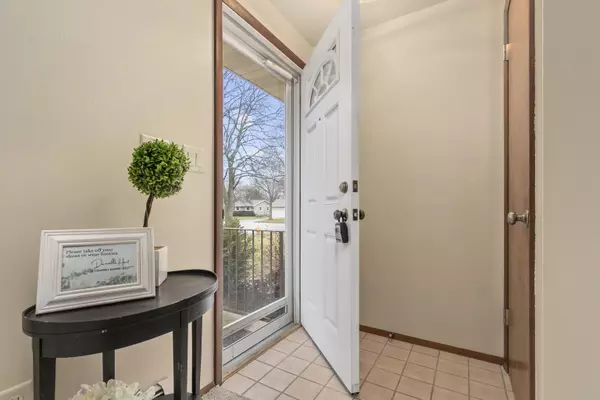 Green Bay, WI 54304-4233,2218 PATTY LN