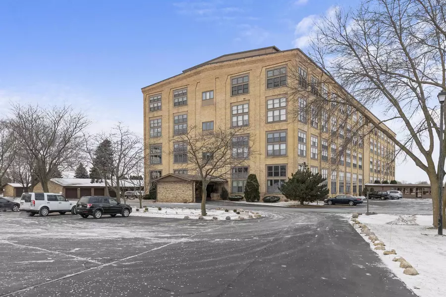 1545 ARBORETUM DR #201, Oshkosh, WI 54901-2797