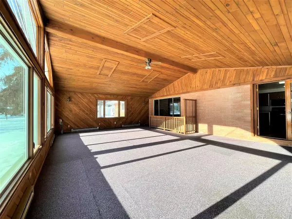 Pulaski, WI 54162,226 HELEN ST