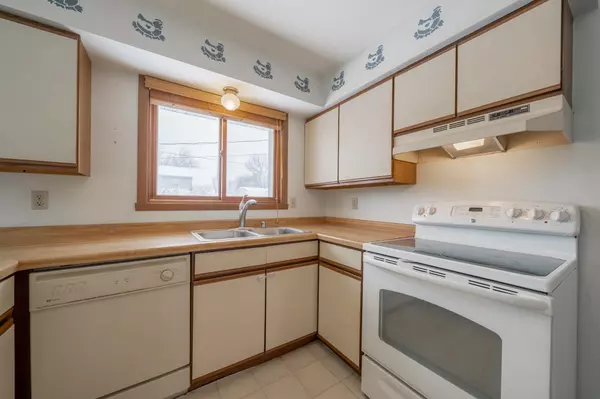 Neenah, WI 54956,1365 INVERNESS LN