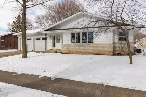 Oshkosh, WI 54901,724 VIOLA AVE