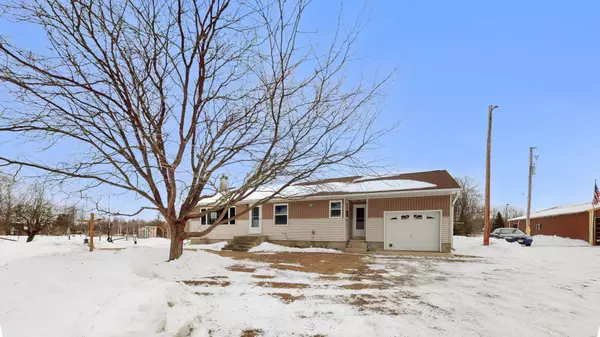 N6332 SPUR RD, Porterfield, WI 54159-9403