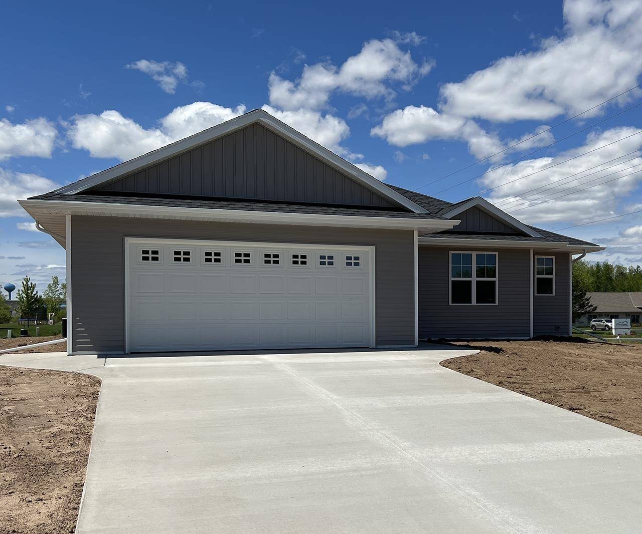 577 EAGLE DR, Oconto Falls, WI 54154