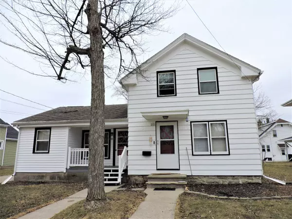 Oshkosh, WI 54901,211 E LINCOLN AVE